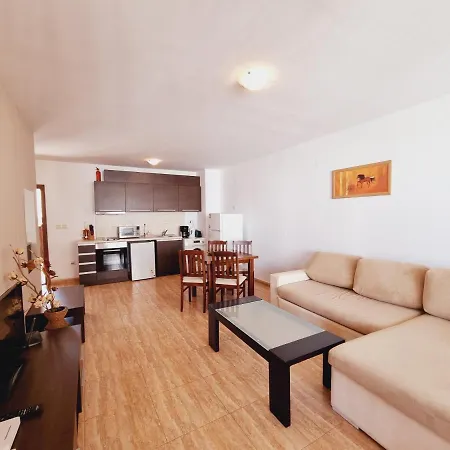 Apartment Complex Sveti Vlas