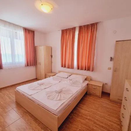 Apartment Complex Sveti Vlas